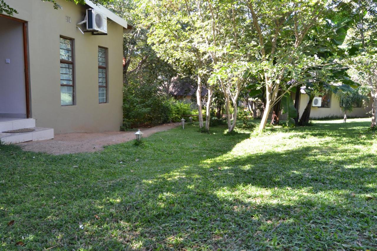 Chobe Sunset Chalets Lesoma Exterior foto