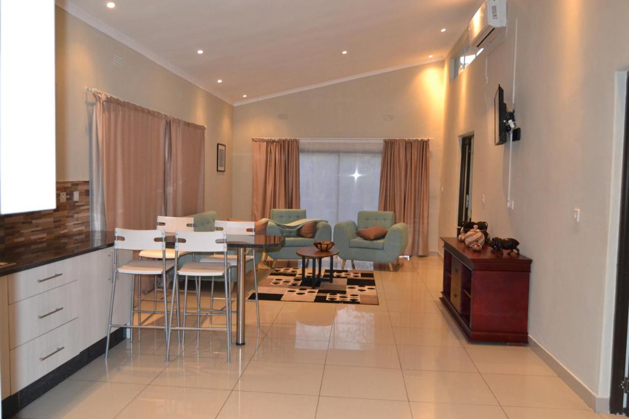 Chobe Sunset Chalets Lesoma Exterior foto