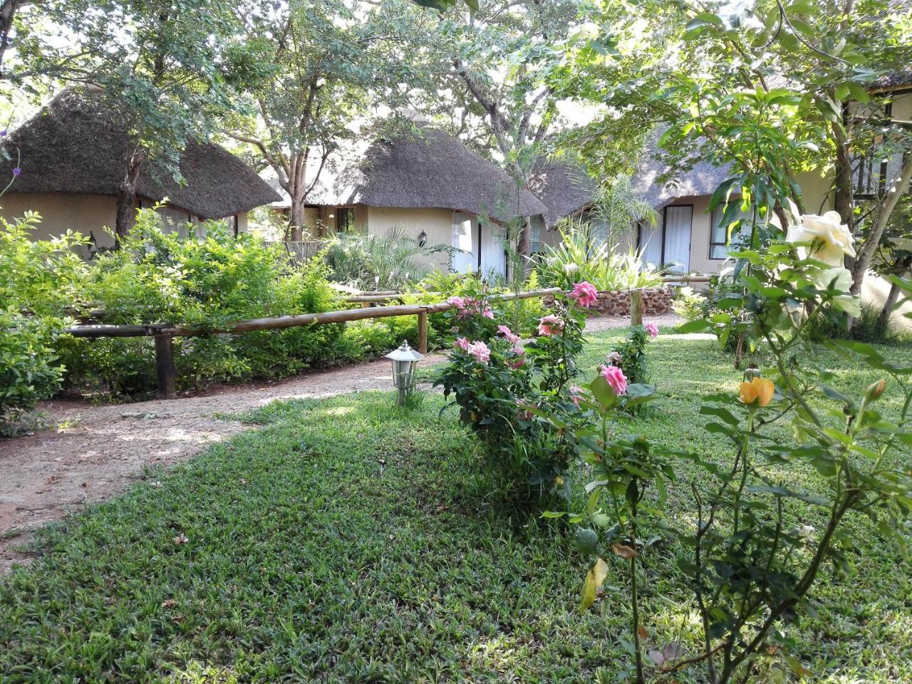 Chobe Sunset Chalets Lesoma Exterior foto
