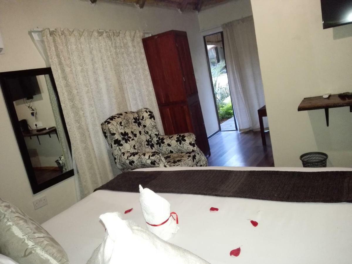 Chobe Sunset Chalets Lesoma Exterior foto