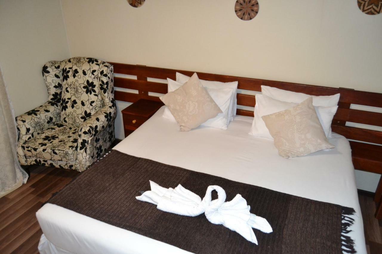 Chobe Sunset Chalets Lesoma Exterior foto