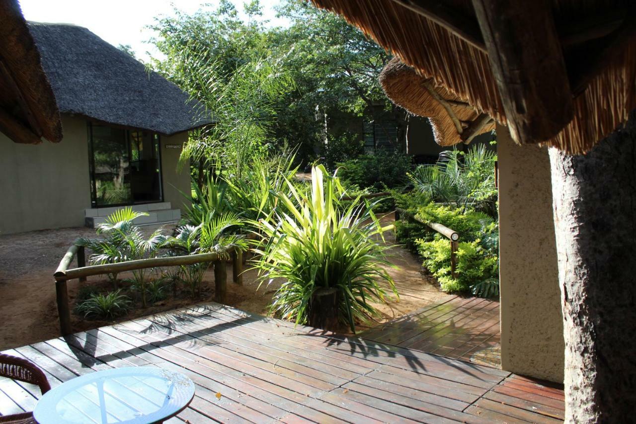 Chobe Sunset Chalets Lesoma Exterior foto